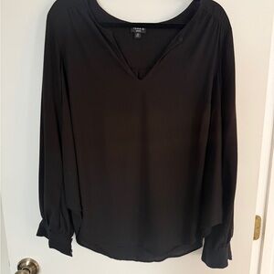 torrid Harper Black V-Neck Long Sleeve Plus Size 14/16 - sizing error on tag 🚨